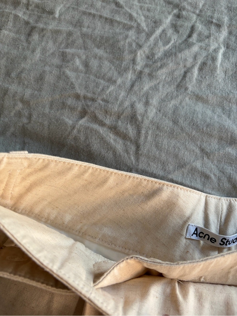 Acne Studios Cotton-Linen Belted Bermuda Shorts, Size 34 - Picture 9 of 14